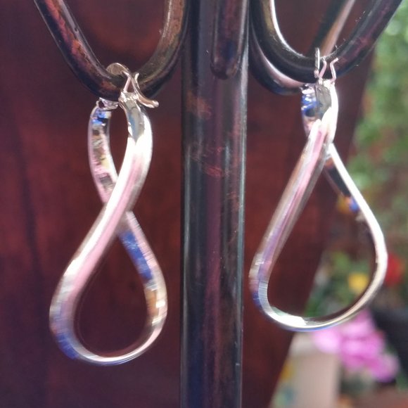 Unique Silver Tone Twisted Hoops - Picture 5 of 5